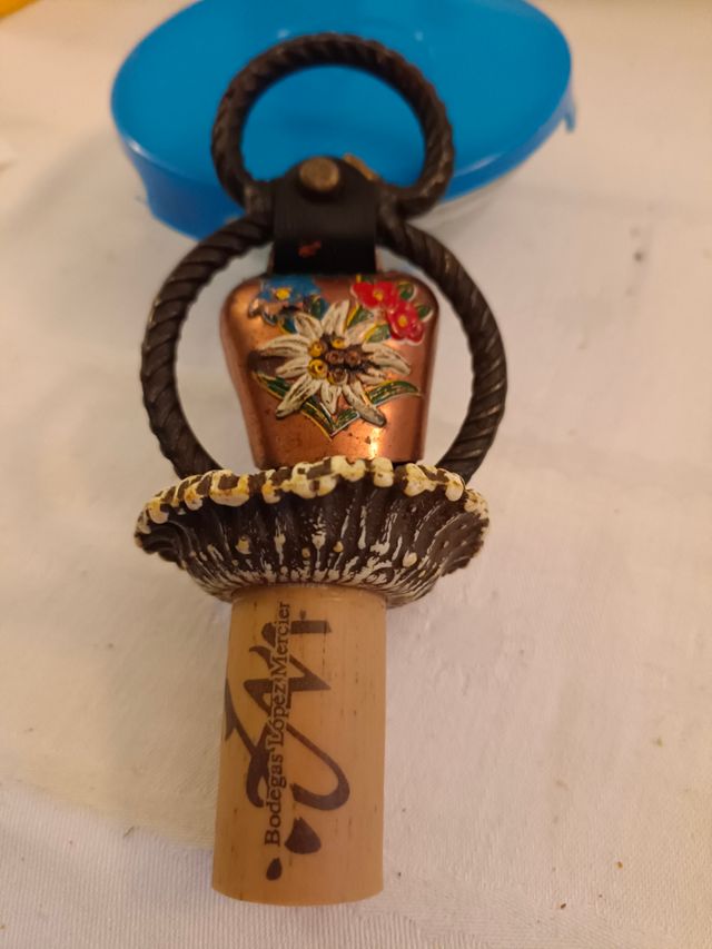 tapón de botella con campana