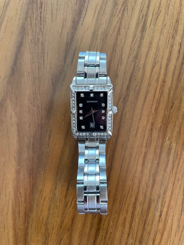 Reloj Sekonda con circonio