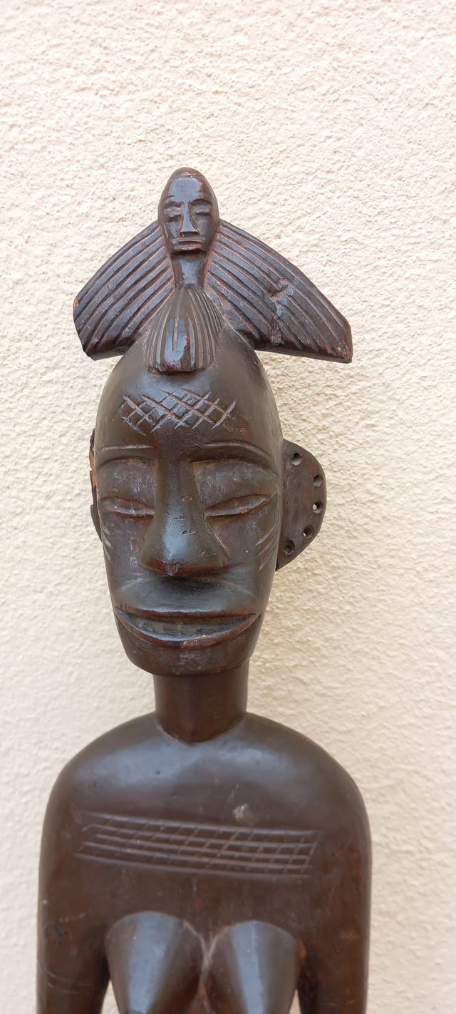 Figura africana tallada