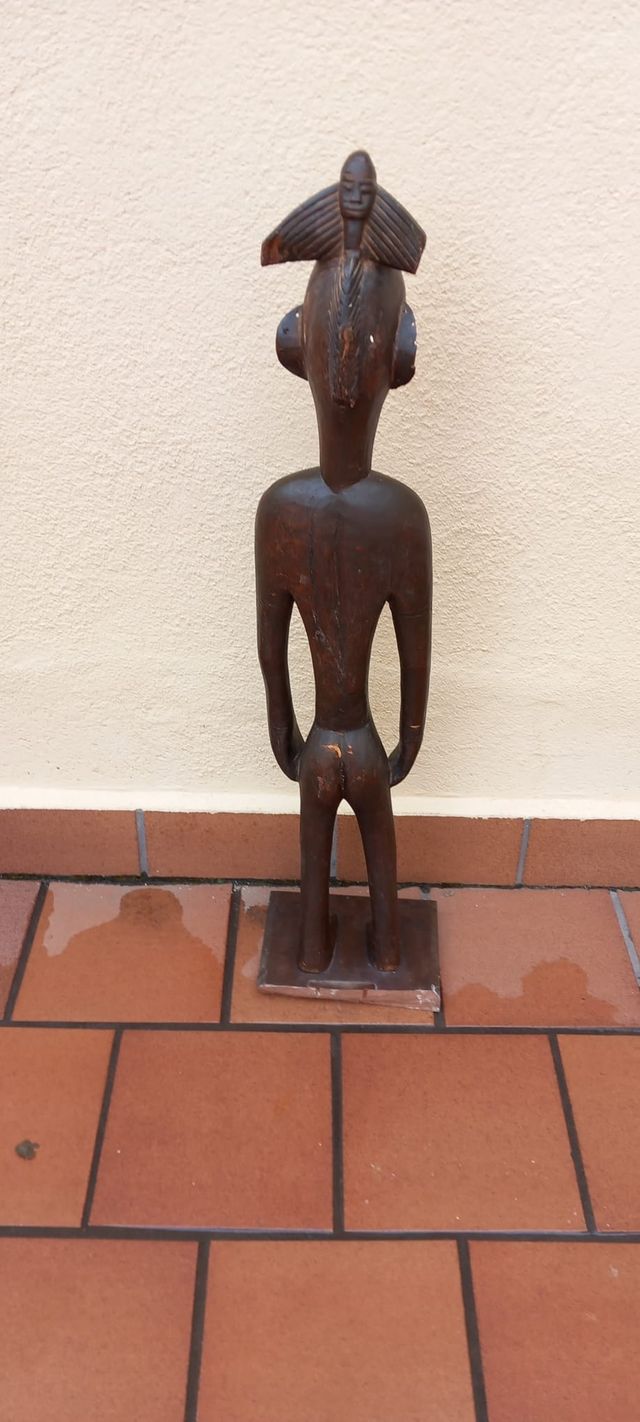 Figura africana tallada