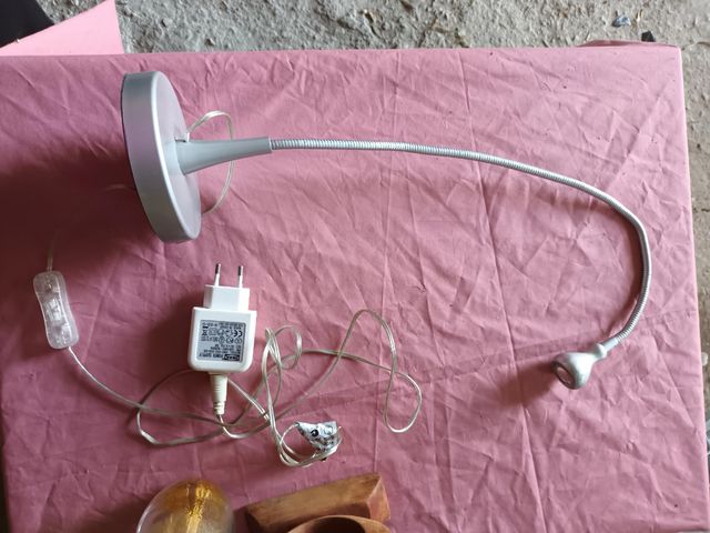 Lámpara flexible de mesita