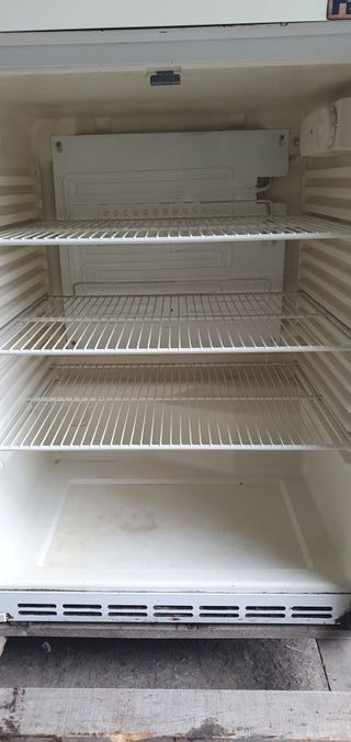 Frigorífico escarcha copas