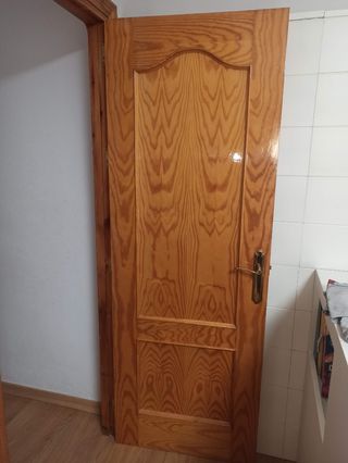 Puertas de paso en madera pino