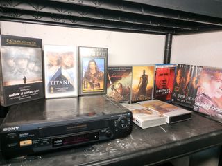 REPRODUCTOR SONY VHS MAS ÉXITOS . TV LG incluida