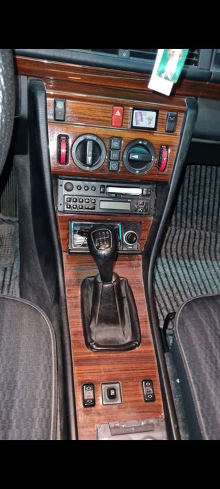 Mercedes-Benz 230E 1991