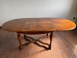 Mesa de comedor antigua