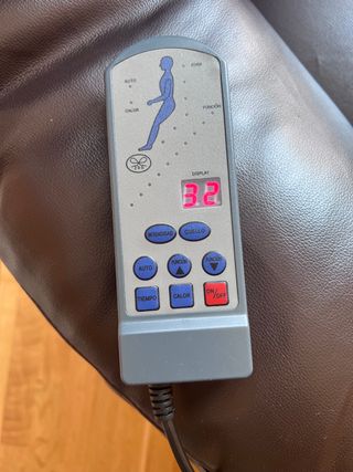 Sofá de piel reclinable, vibratorio.