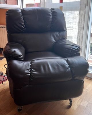 Sofá de piel reclinable, vibratorio.