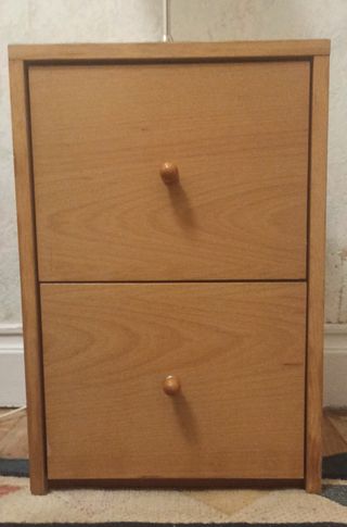 mesita de noche 50x33,5 y 35 de fondo