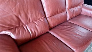 Sofá de 3 plazas color burdeos