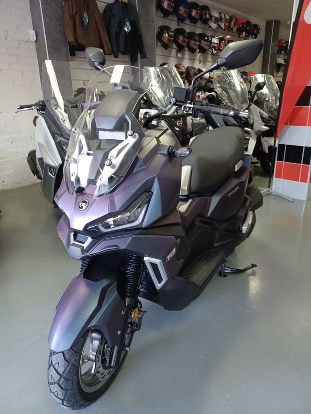 SYM ADX de segunda mano por 4.299 EUR en Torrijos en WALLAPOP