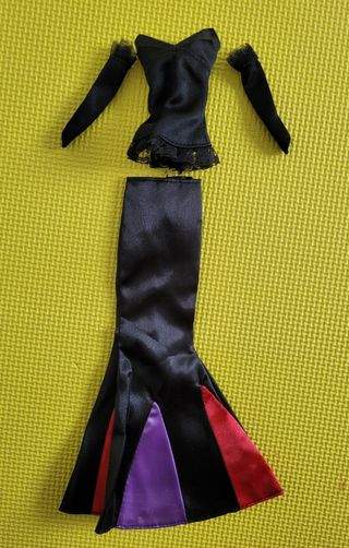 VESTIDO Y CONJUNTO PARA MUÑECAS BARBIE.