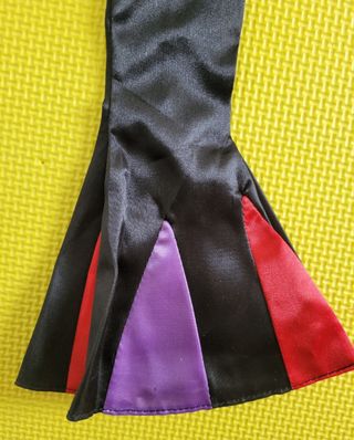 VESTIDO Y CONJUNTO PARA MUÑECAS BARBIE.