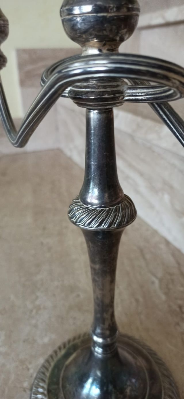 Coppia di candelabri antichi