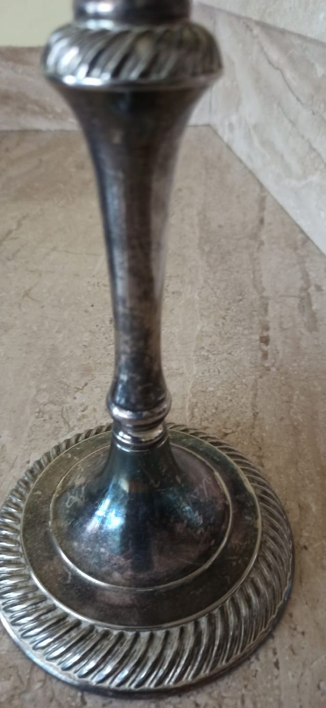 Coppia di candelabri antichi