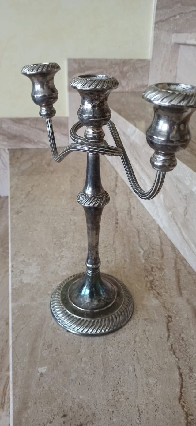 Coppia di candelabri antichi