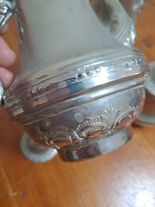 dos teteras y un azucarero vintage