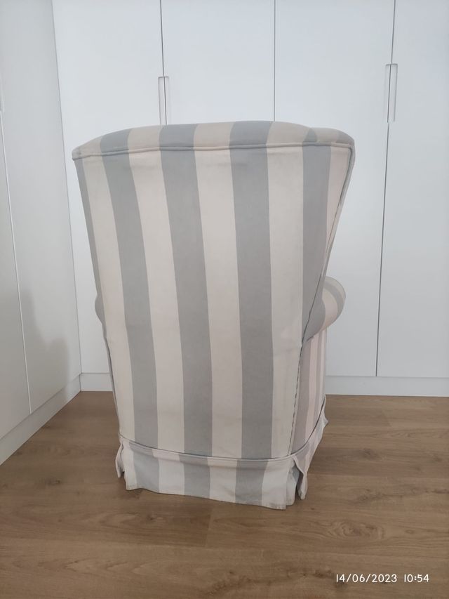 VENDO SILLÓN OREJERA TAPIZADO HABITACIÓN INFANTIL