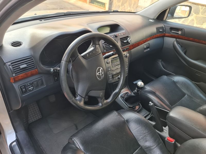 Toyota Avensis 2005 - foto 1