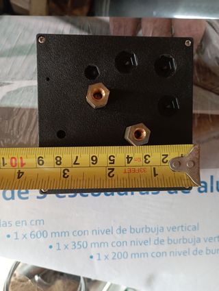 Amperímetro industrial en su caja