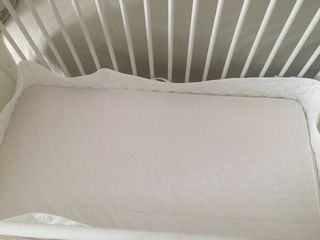 CUNA IKEA BLANCA, COLCHON Y PROTECTOR CUNA