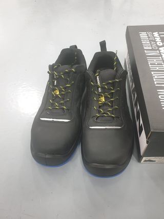 A estrenar zapatos de seguridad