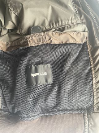 Plumas hombre Gas