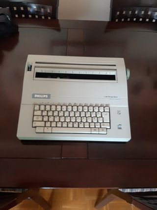 máquina de escribir eléctrica