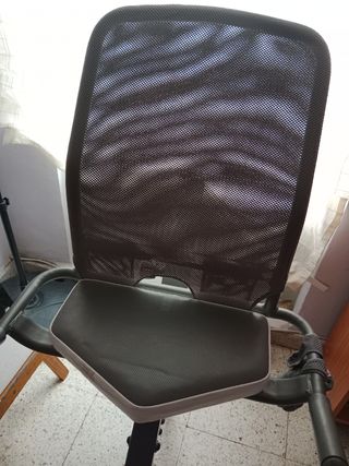 Bicicleta estática con respaldo. Declathon.