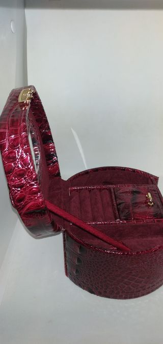 Valigetta portagioie in pelle coccodrillo stampata