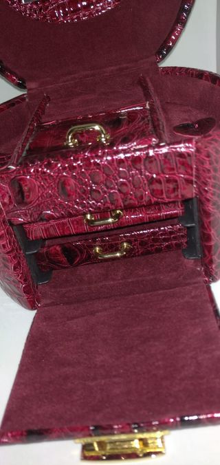 Valigetta portagioie in pelle coccodrillo stampata