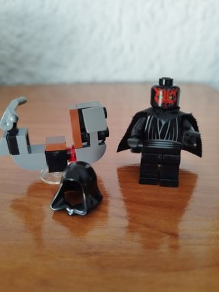 Star Wars set Lego 7663 Sith Infiltrator.