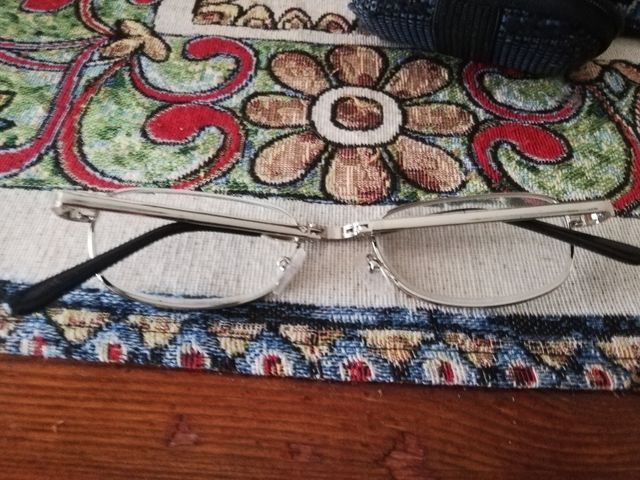 occhialini pieghevoli da lettura