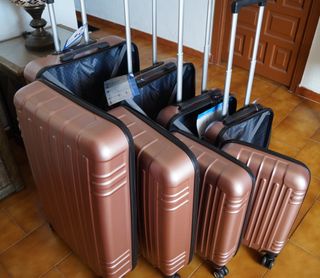 4 Maletas 1 x 23kg + 1 x 20kg + 1 x 10kg + 1 x 8kg