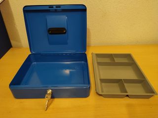 CAJA DE CAUDALES / CAJA FUERTE METÁLICA CON LLAVES