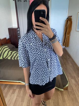 Nueva blusa abotonada mariposa talla L