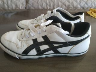 Zapatillas Asics blancas 