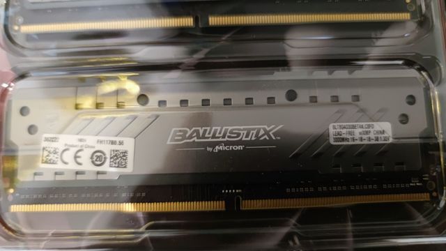 2 simm de ram ballistic RGB de 8gb total 16gb