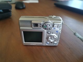 cámara de fotos antigua Nikon coolpix 5600