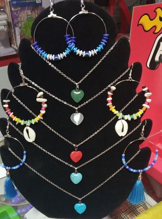 Colgantes y aretes