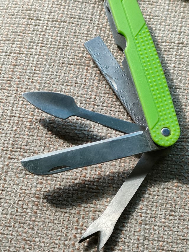 Herramienta multifunción para Jardineria 10 en 1.