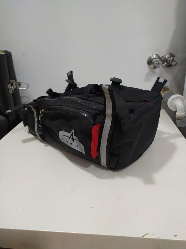 alforja con soporte para tija