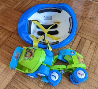 Patines y casco de Superzings