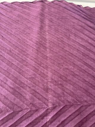 Fular drapeado con flecos color berenjena/morado