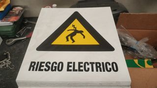 cartel riesgo eléctrico 35x40 19 unidades