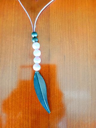 Collar y pulsera a juego.