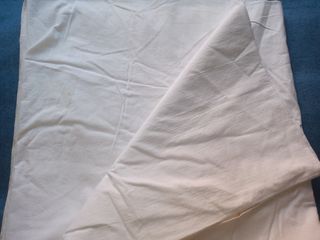 ANTIGUA SÁBANA DE ALGODÓN NUEVA 240 X 188 CM.