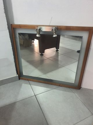 Conjunto mueble de baño en roble.