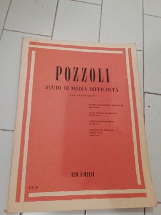 Pozzoli. Estudios de media dificultad para piano