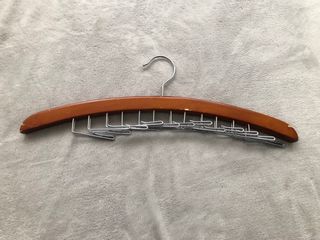 Percha porta corbatas